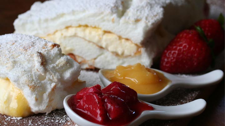 LEMON_MERINGUE_ROULADE_with_STRAWBERRY_COMPOTE